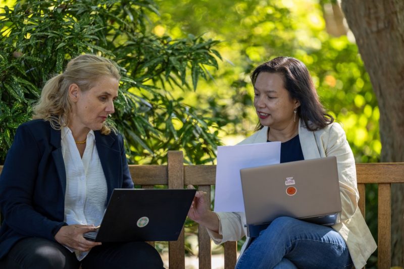 Ludvig and Larasatie discuss theri collaborations in Hahn garden.