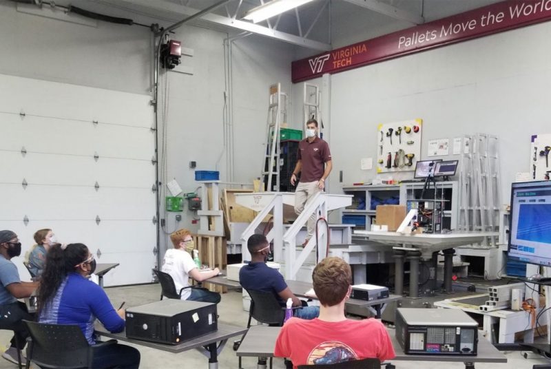 Dr. Laszlo Horvath teaching class.